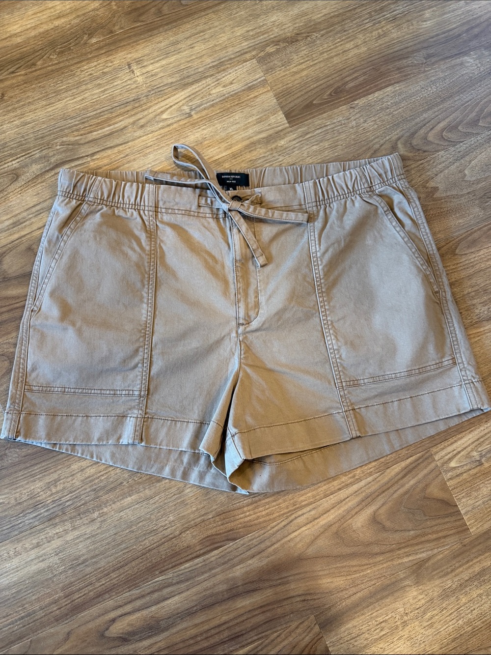 Banana Republic Factory Women’s British Khaki Drawstring Utility Shorts